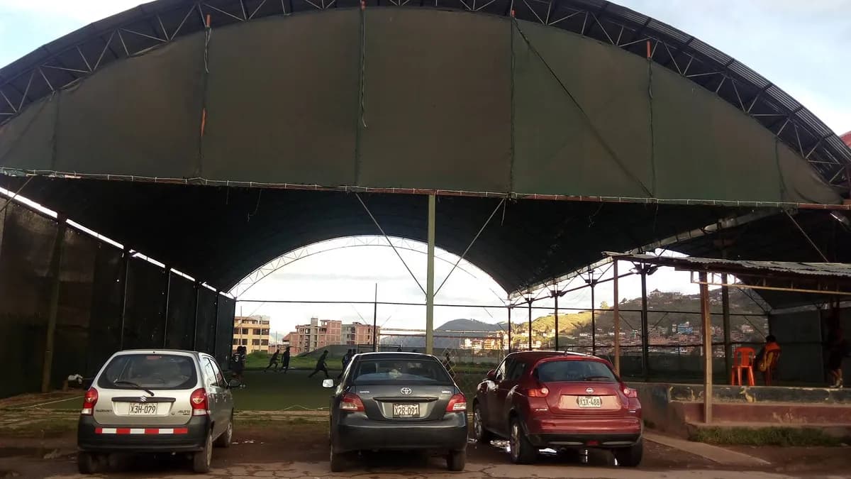 Cancha Sintética del Cuartel de Huancaro - Foto 5